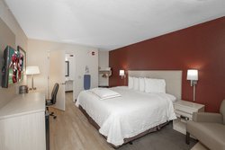  - Red Roof Plus+ Inn & Suites Naples