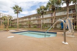  - Red Roof Plus+ Inn & Suites Naples