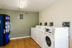  - HomeTowne Studios Thornton - I-25, Exit 219