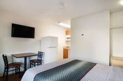  - HomeTowne Studios Thornton - I-25, Exit 219