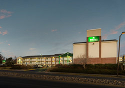  - HomeTowne Studios Thornton - I-25, Exit 219