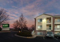  - HomeTowne Studios Thornton - I-25, Exit 219