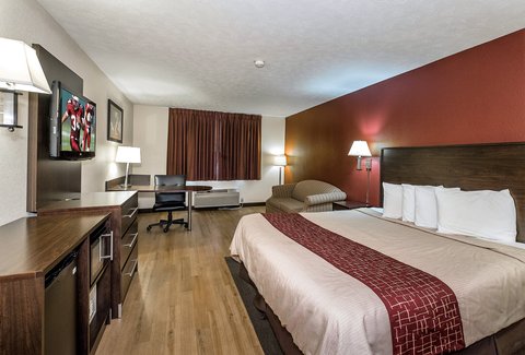 Hermitage_PA_cheap_hotel_King_Suite4