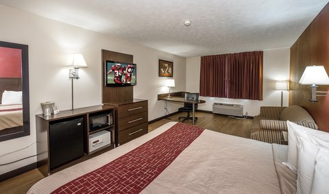 Hermitage_PA_cheap_hotel_King_Suite6