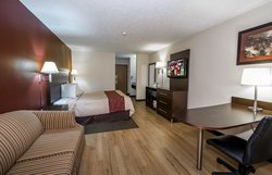  - Red Roof Inn & Suites Hermitage - I-80, Exit 4B