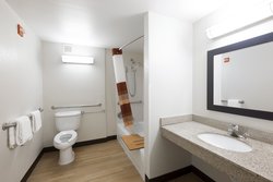  - Red Roof Plus+ Inn & Suites Woburn - I-95, Exit 54