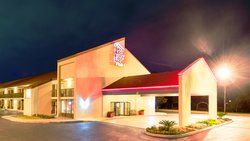  - Red Roof Plus+ Inn & Suites Patriots Point Mt Pleasant