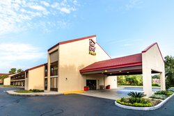  - Red Roof Plus+ Inn & Suites Patriots Point Mt Pleasant
