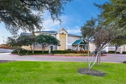  - HomeTowne Studios North Addison Tollway Dallas