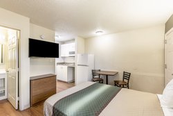  - HomeTowne Studios Casselberry