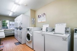  - HomeTowne Studios & Suites Bentonville