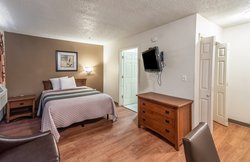  - HomeTowne Studios South Orlando - FL Turnpike, Exit 254