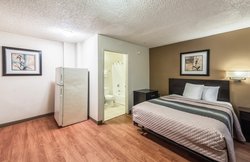  - HomeTowne Studios South Orlando - FL Turnpike, Exit 254