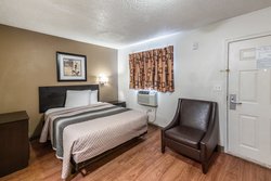  - HomeTowne Studios South Orlando - FL Turnpike, Exit 254