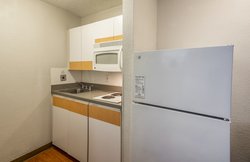  - HomeTowne Studios South Orlando - FL Turnpike, Exit 254