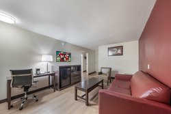  - Red Roof Inn & Suites Denton - I-35, Exit 469