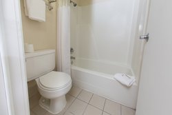  - Red Roof Inn Ardmore - I-35, Exit 33