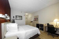  - Red Roof Plus+ Inn & Suites Gainesville - I-75, Exit 384