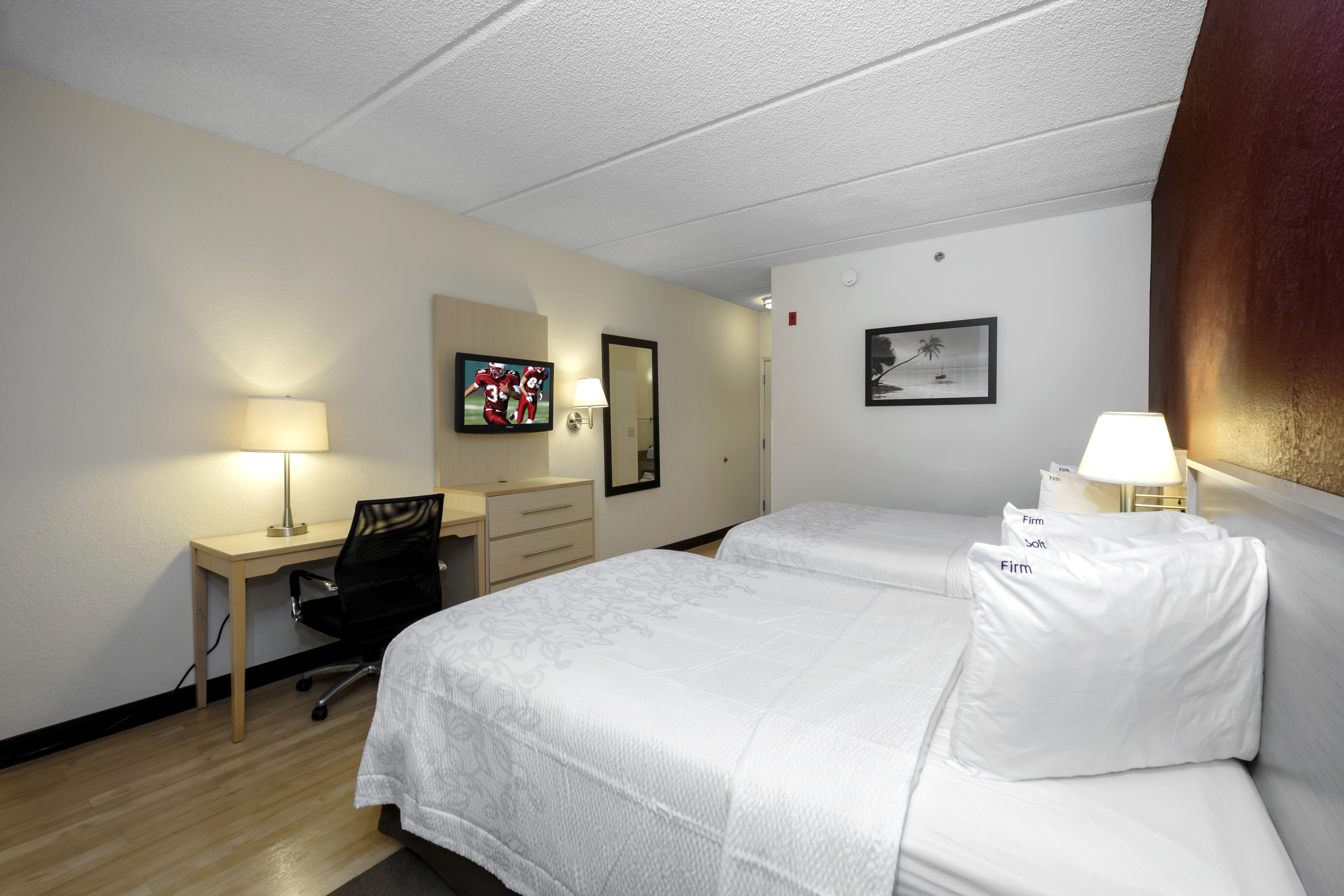 RED ROOF PLUS GAINESVILLE-guestroom-Double.jpg