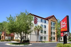  - Red Roof Plus+ Inn & Suites Gainesville - I-75, Exit 384