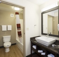  - Red Roof Plus+ Inn & Suites Downtown Columbus - I-670, Exit 4