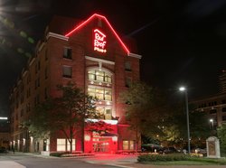  - Red Roof Plus+ Inn & Suites Downtown Columbus - I-670, Exit 4