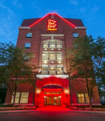  - Red Roof Plus+ Inn & Suites Downtown Columbus - I-670, Exit 4