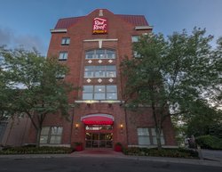  - Red Roof Plus+ Inn & Suites Downtown Columbus - I-670, Exit 4