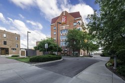  - Red Roof Plus+ Inn & Suites Downtown Columbus - I-670, Exit 4