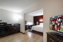  - Red Roof Plus+ Inn & Suites Downtown Columbus - I-670, Exit 4