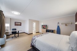  - Red Roof Inn Uptown Laredo - I-35, Exit 3A