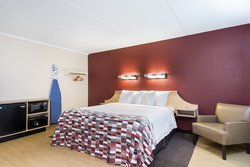  - Red Roof Inn Uptown Laredo - I-35, Exit 3A