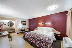  - Red Roof Inn Uptown Laredo - I-35, Exit 3A