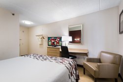  - Red Roof Inn Uptown Laredo - I-35, Exit 3A