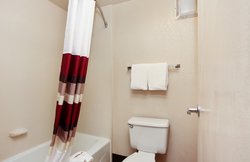  - Red Roof Inn Santa Ana - I-5, Exit 105