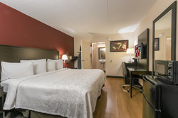  - Red Roof Plus+ Inn & Suites Rockville - I-370, Exit 2