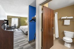  - Holiday Inn Express & Suites Blue Ash - I-71, Exit 15