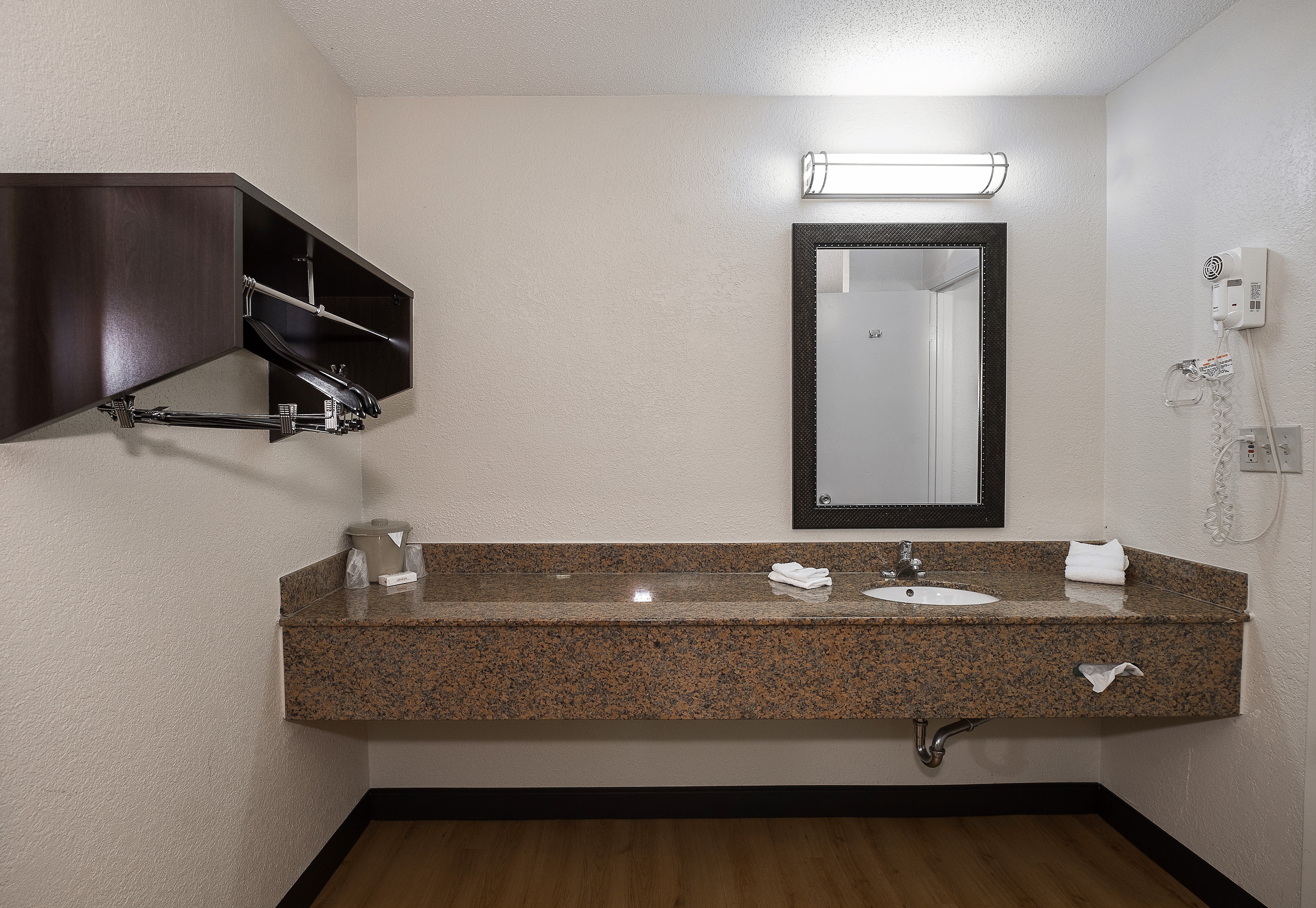 RED ROOF BLOOMINGTON - NORMAL-guestroom-Bathroom.jpg