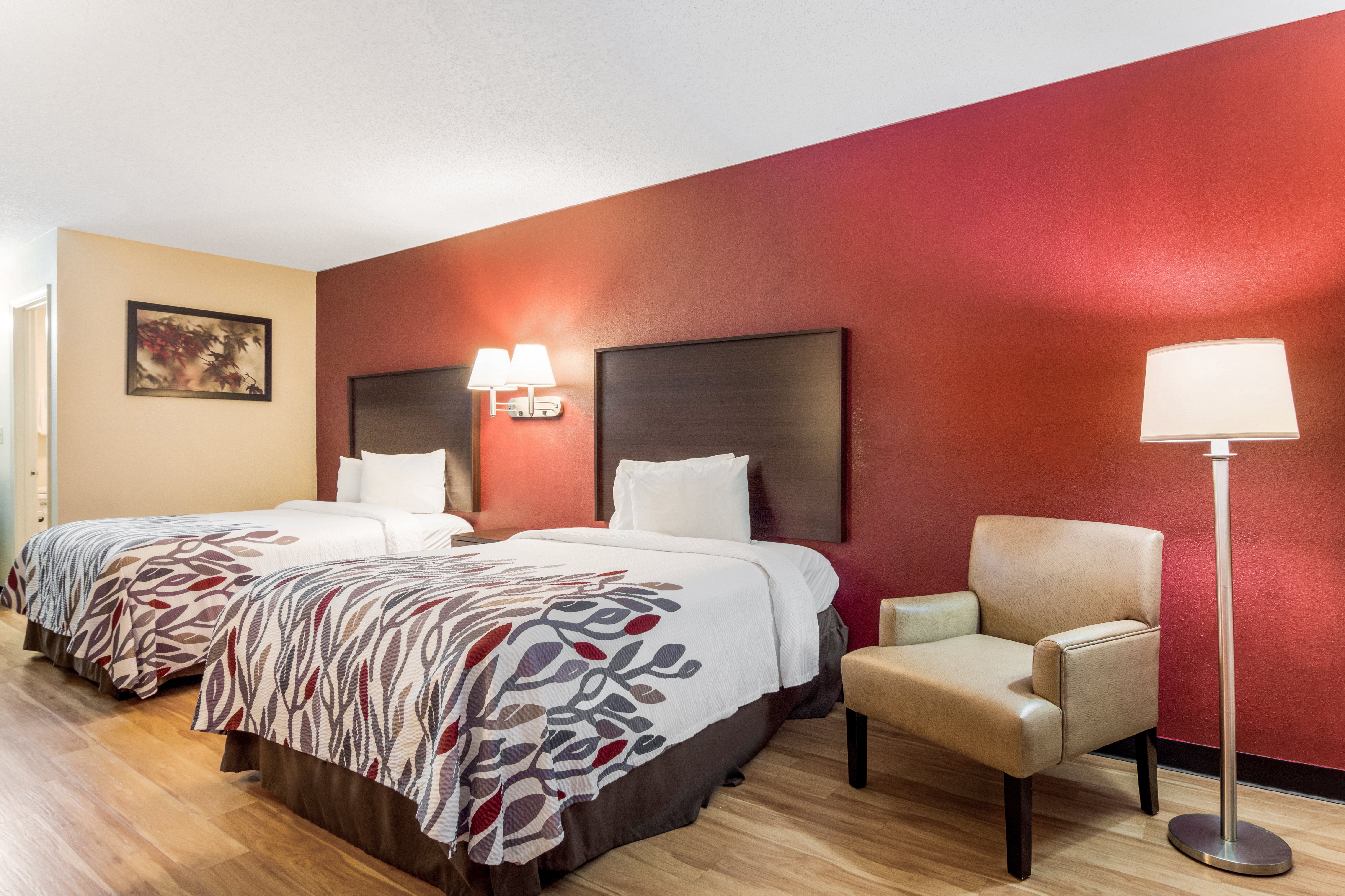 RED ROOF ACWORTH-guestroom-Deluxe Double.jpg