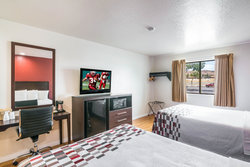  - Red Roof Inn Palmdale - CA 14, Exit 35