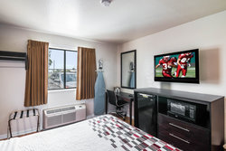  - Red Roof Inn Palmdale - CA 14, Exit 35