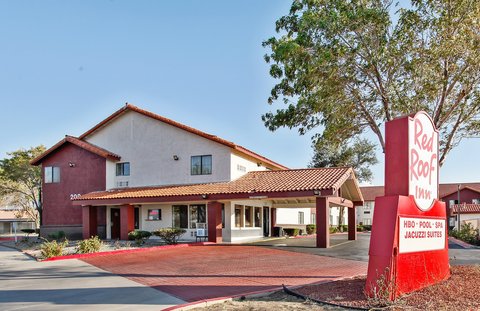 Palmdale_CA_Cheap Hotel_Exterior