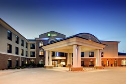  - Holiday Inn Express & Suites Peru - I-80, Exit 75