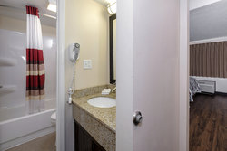  - Red Roof Inn Vermillion