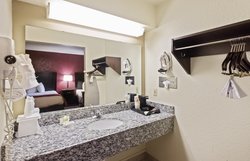  - Red Roof Inn Airport Oklahoma City - I-40, Exit 145