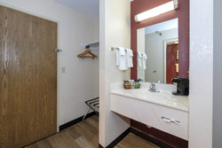  - Red Roof Inn Holton