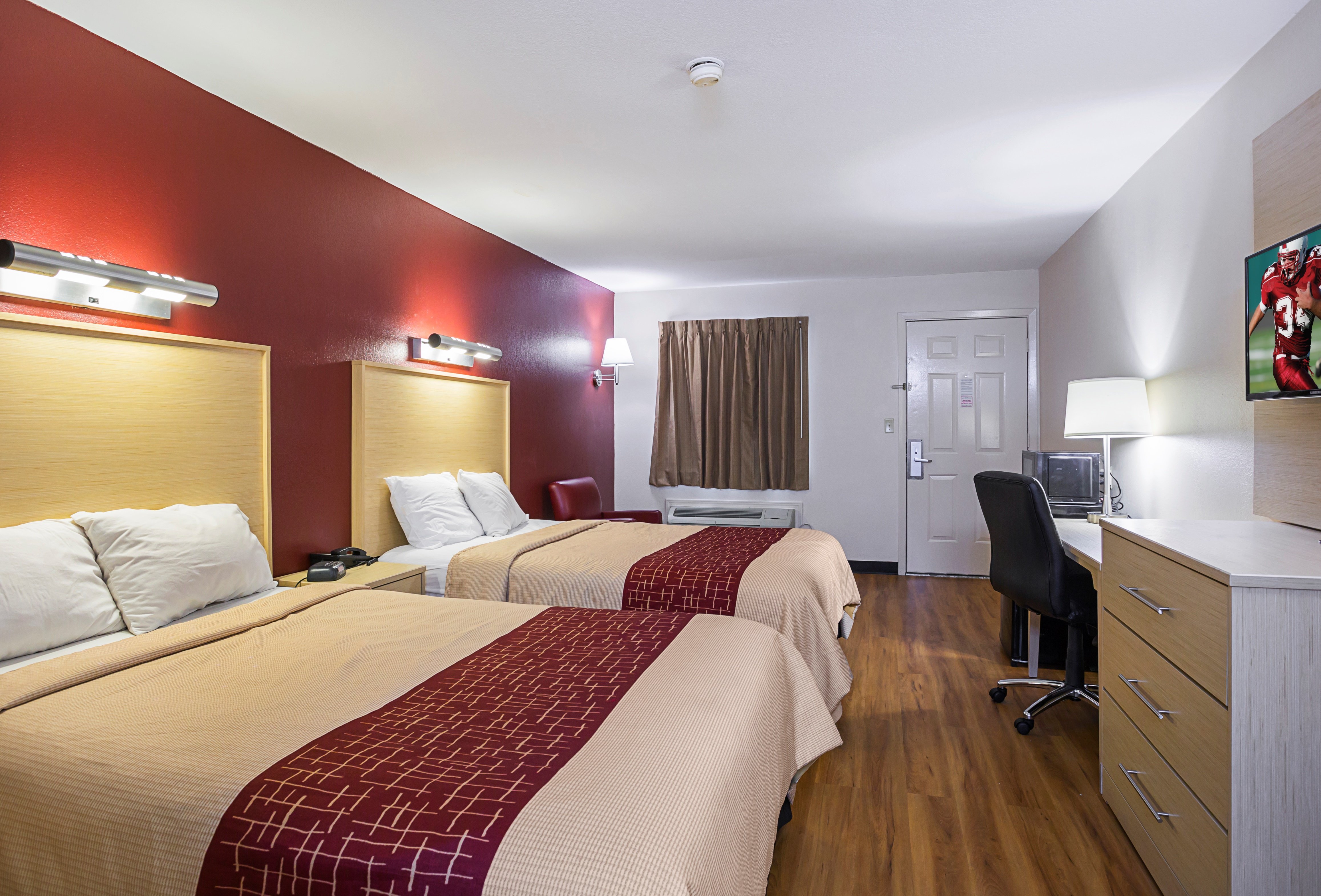 RED ROOF WEST MEMPHIS, AR-guestroom-Double.jpg