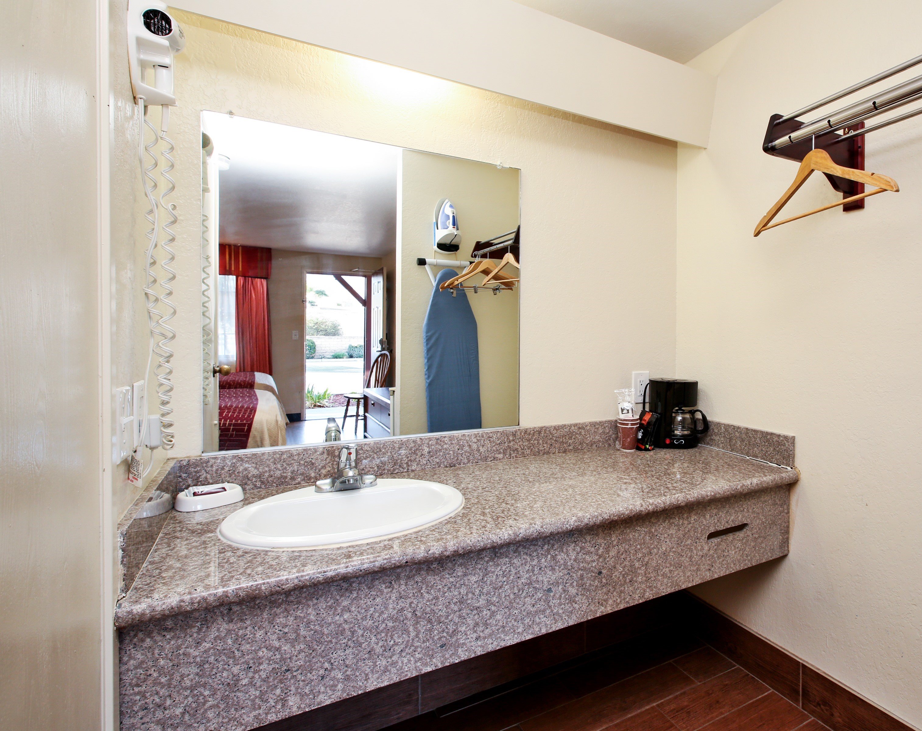 RED ROOF  LOMPOC-guestroom-Bathroom.jpg