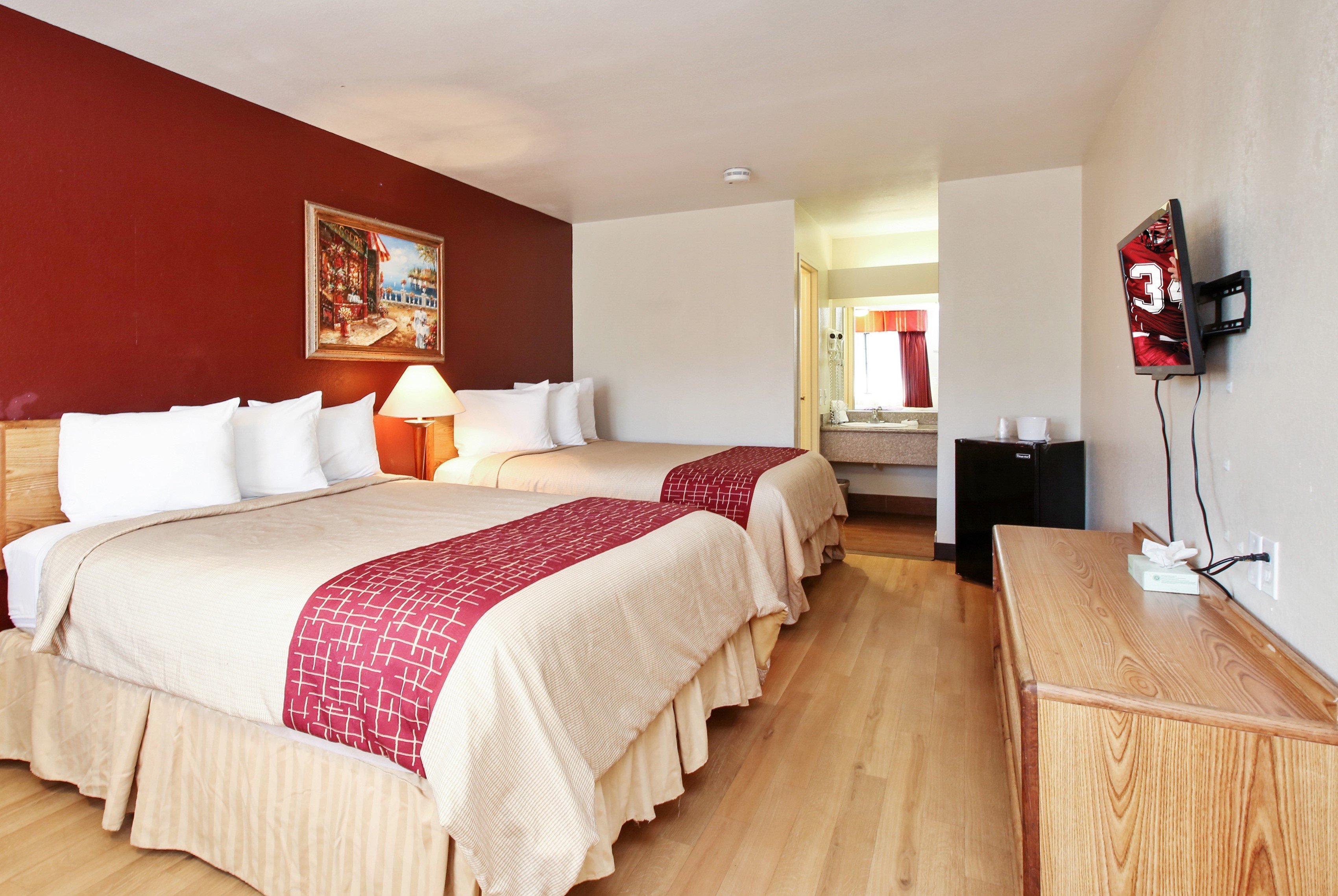 RED ROOF  LOMPOC-guestroom-Deluxe Double4.jpg