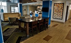  - Holiday Inn Express & Suites North Dayton - I-75, Exit 59